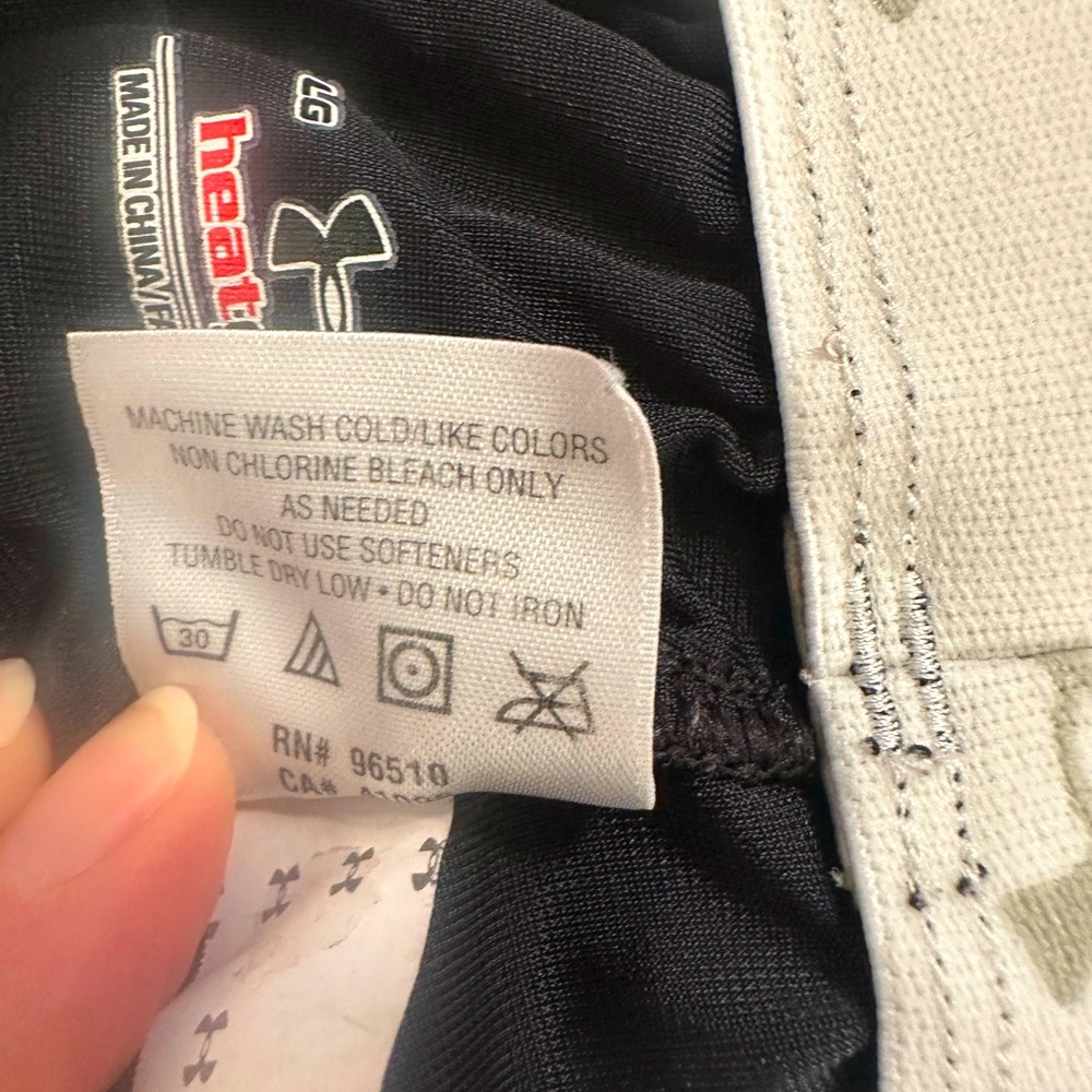 Under Armour womens shorts, navy, L - Picture 6 of 6